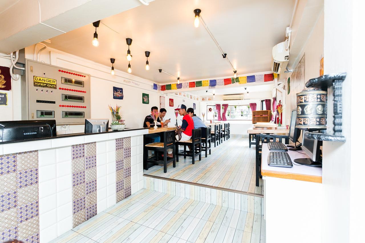 Alphabed Hostel 曼谷 外观 照片